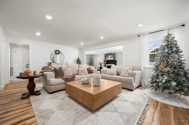 $485,000 | 7816 Elwill Road, Cicero, NY 13039