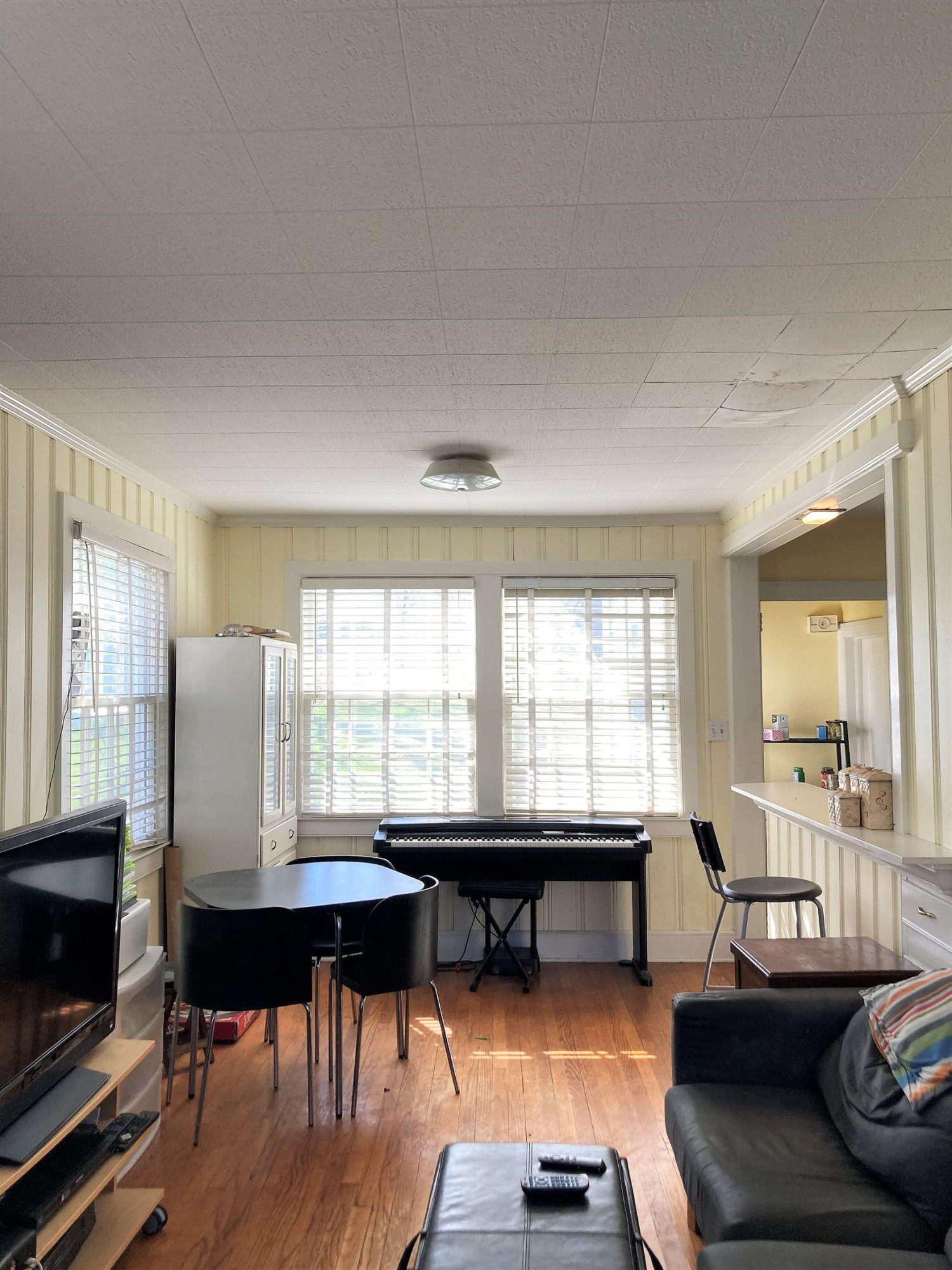 2709 Everett Avenue Raleigh, NC 27607 - Photo 12 of 29 Large Den/Great Room/Bonus Room