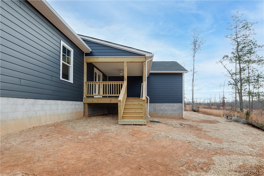 3205 Lowry Road Columbia, VA 23038 - Photo 34 of 37 a view of wooden house