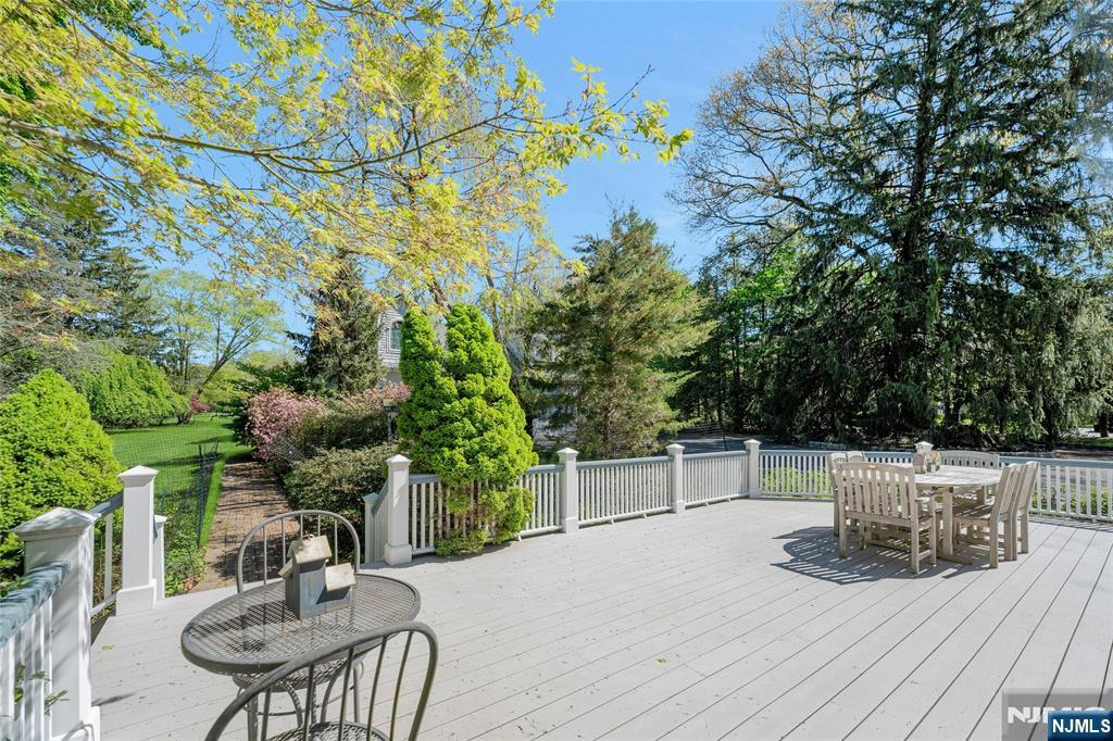 11 Lower Cross Road Saddle River, NJ 07458 - Photo 30 of 35