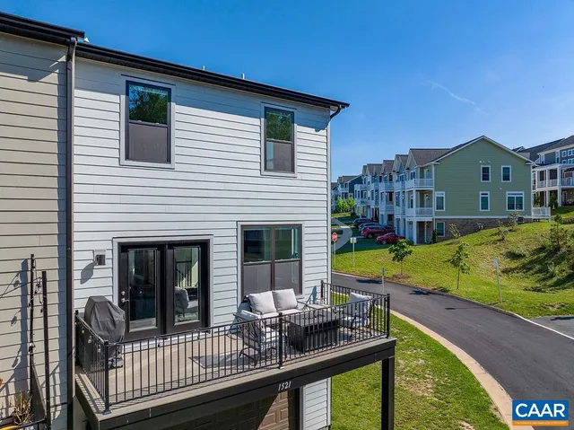 $3,900 | 1521 Knoll Lane, Charlottesville, VA 22911