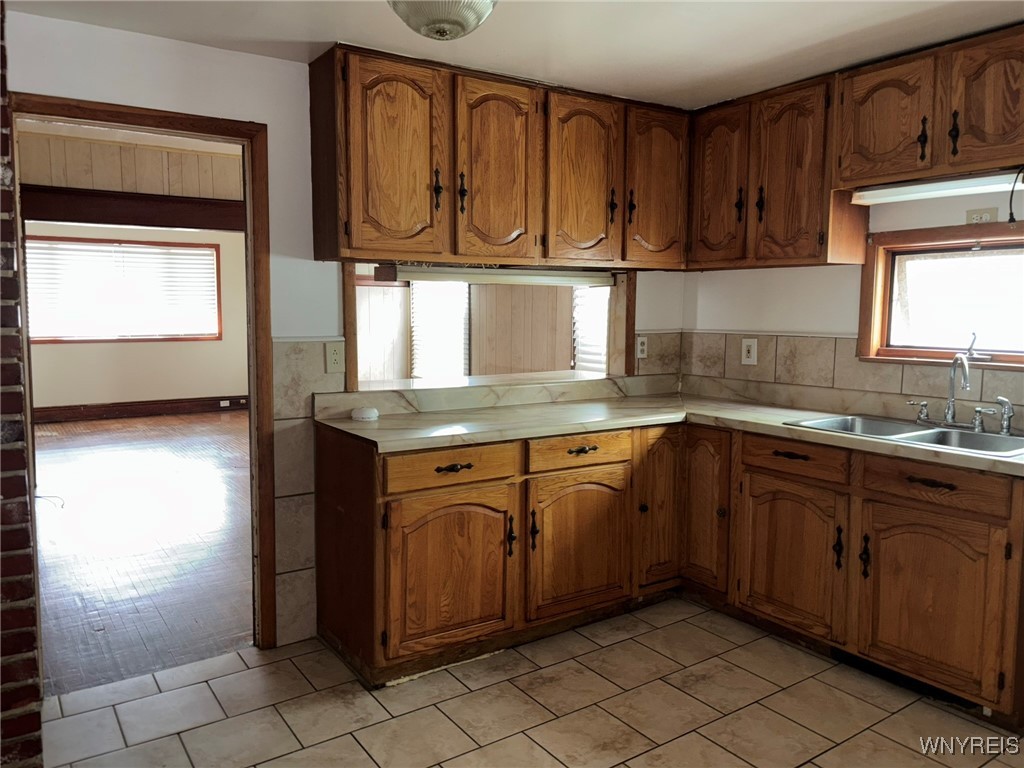 56 Albert Avenue Buffalo, NY 14207 - Photo 3 of 24