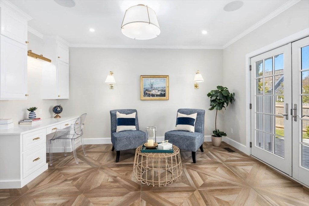 282 King Caesar Road Duxbury, MA 02332 - Photo 8 of 38 a living room with furniture and wooden floor