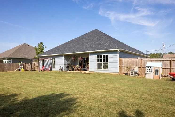 10 Maxwell Drive Fort Mitchell, AL 36856 - Photo 31 of 32 a front view of a house with a garden