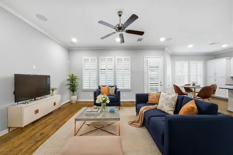 $529,900 | 4926 Ella Boulevard, Houston, TX 77018