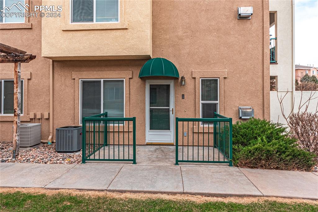 3040 Mandalay Grv Unit 2  