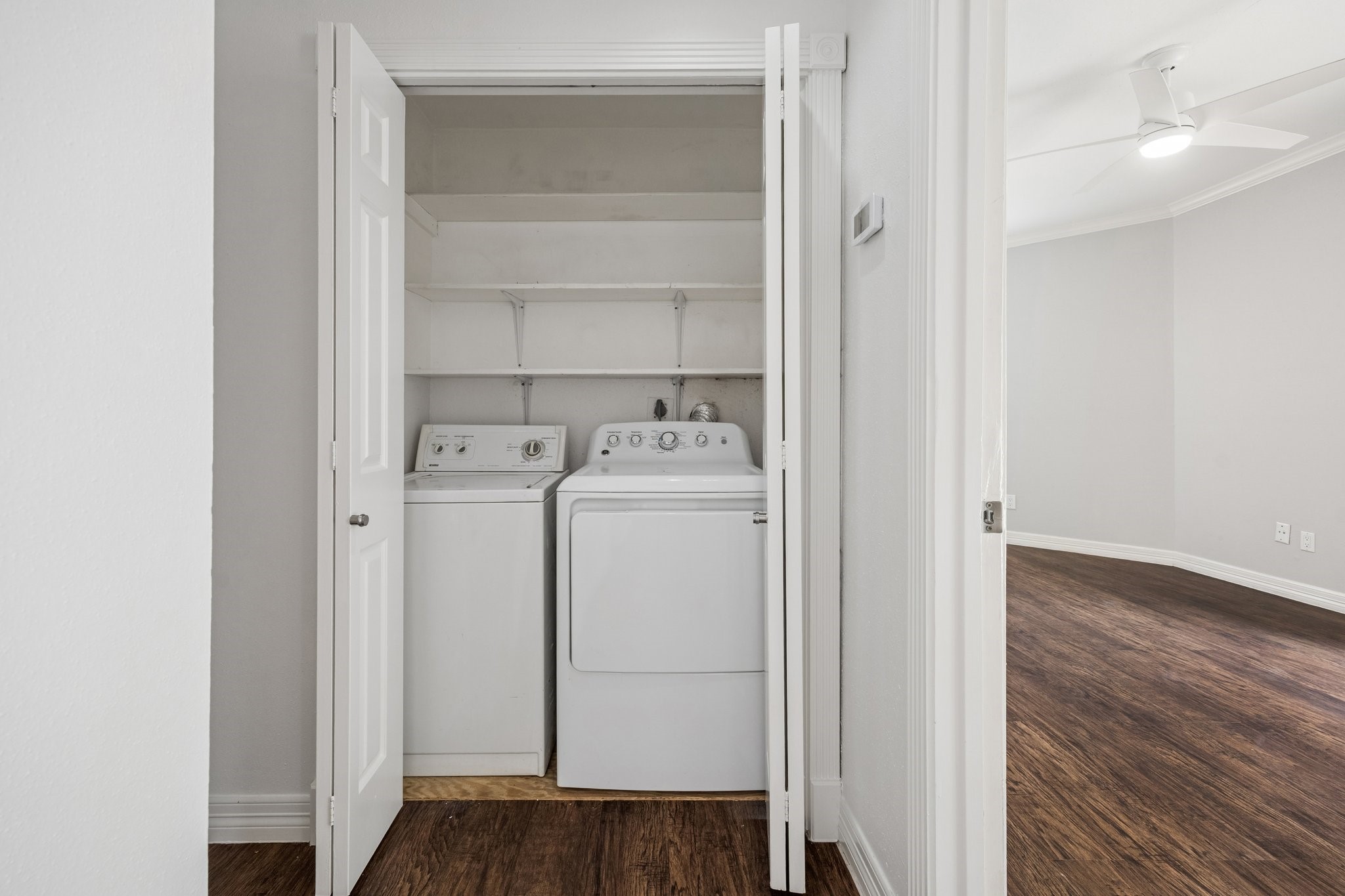 5200 Weslayan Street, Unit 101 Houston, TX 77005 - Photo 14 of 19 Full size washer & dryer