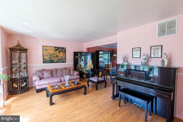 4492 Cole Farm Road Baltimore, MD 21236 - Photo 8 of 26 Gallery Image 8