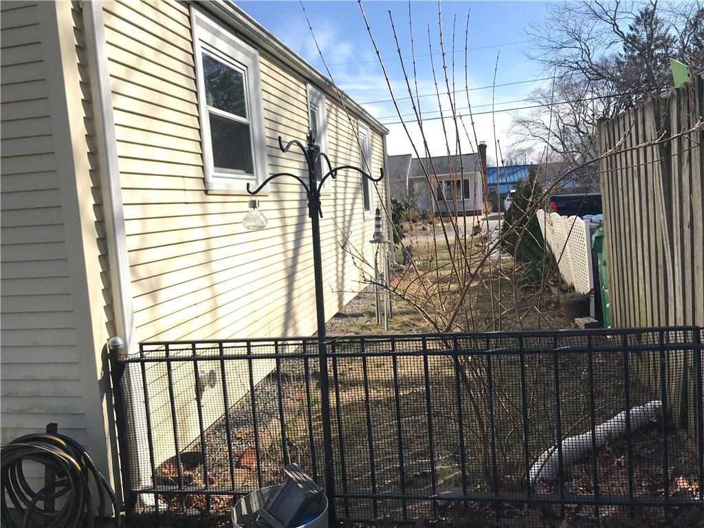43 Community Road Warwick, RI 02889 - Photo 12 of 50
