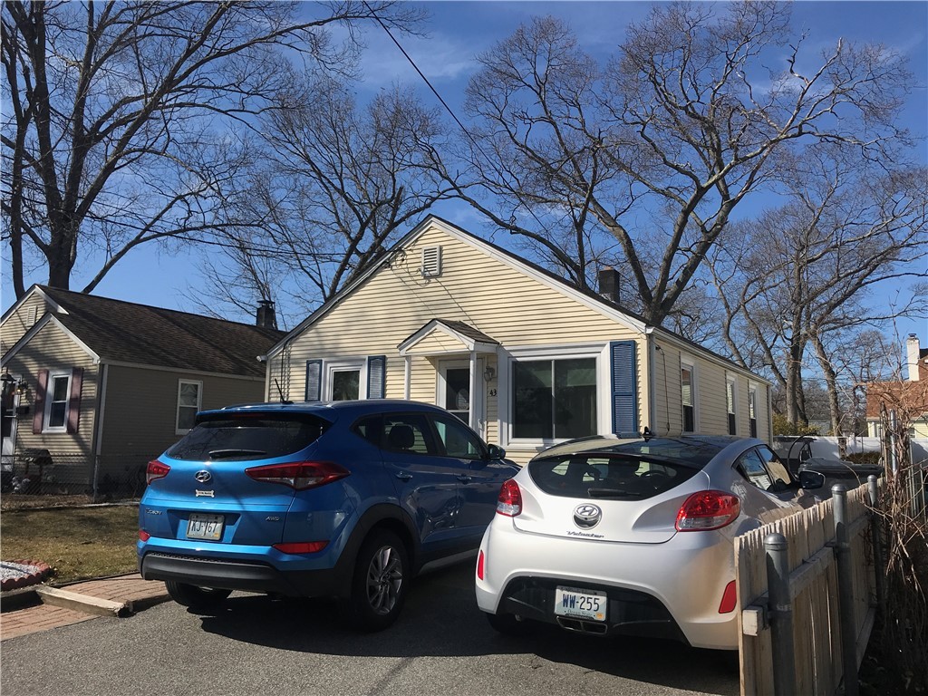43 Community Road Warwick, RI 02889 - Photo 3 of 50