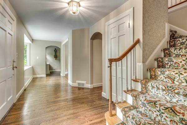 71 Myopia Road Winchester, MA 01890 - Photo 5 of 30
