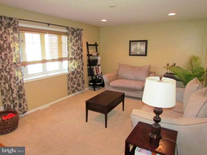 979 Fern Road Williamstown, NJ 08094 - Photo 5 of 25 Gallery Image 5
