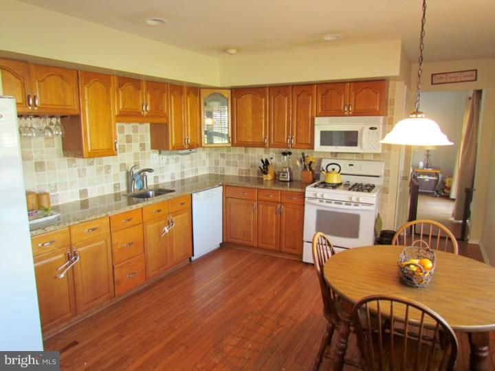 979 Fern Road Williamstown, NJ 08094 - Photo 8 of 25 Gallery Image 8