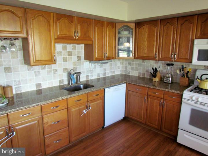 979 Fern Road Williamstown, NJ 08094 - Photo 9 of 25 Gallery Image 9
