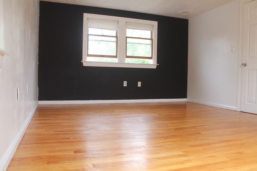 19 Dustin Street Saugus, MA 01906 - Photo 12 of 32 Gallery Image 12