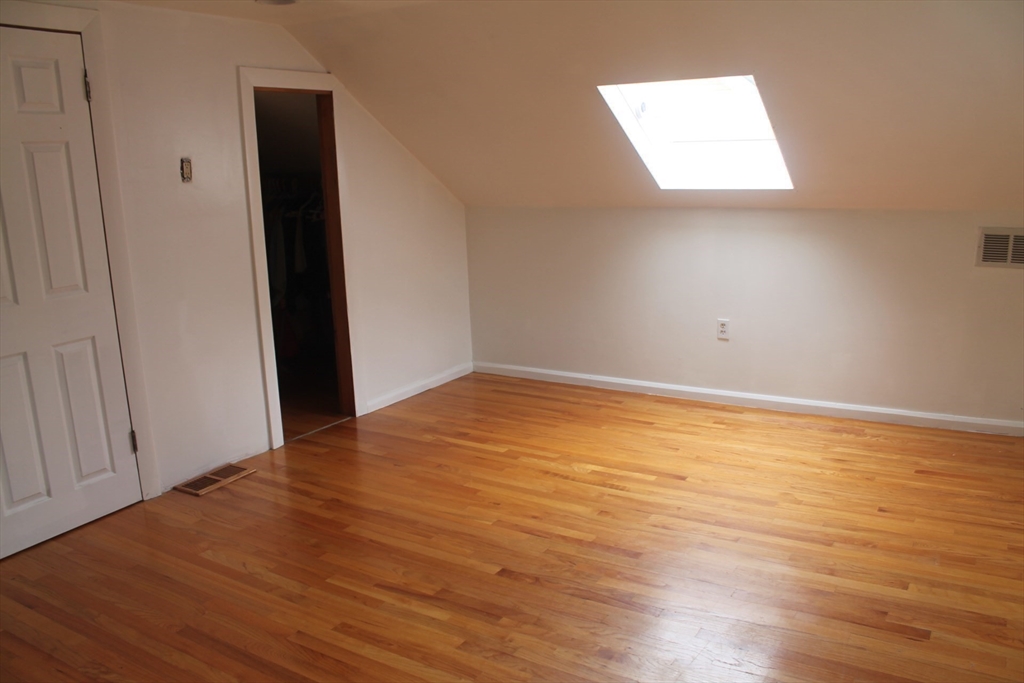19 Dustin Street Saugus, MA 01906 - Photo 13 of 32 Gallery Image 13