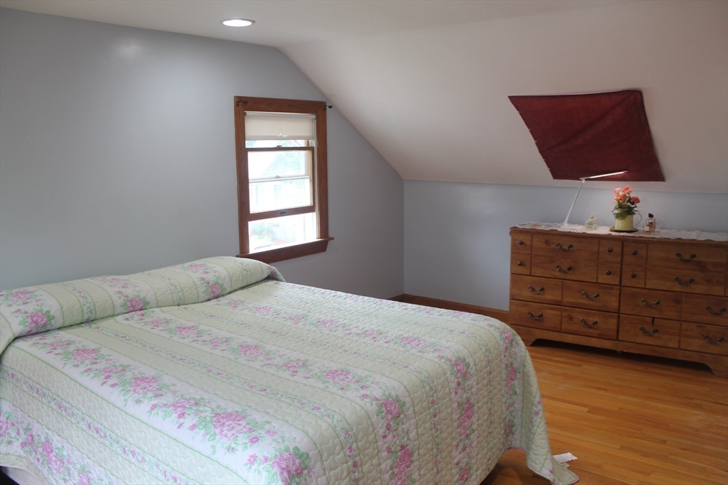 19 Dustin Street Saugus, MA 01906 - Photo 16 of 32 Gallery Image 16