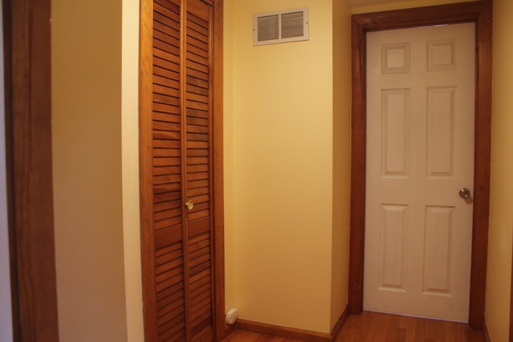 19 Dustin Street Saugus, MA 01906 - Photo 10 of 32 Gallery Image 10