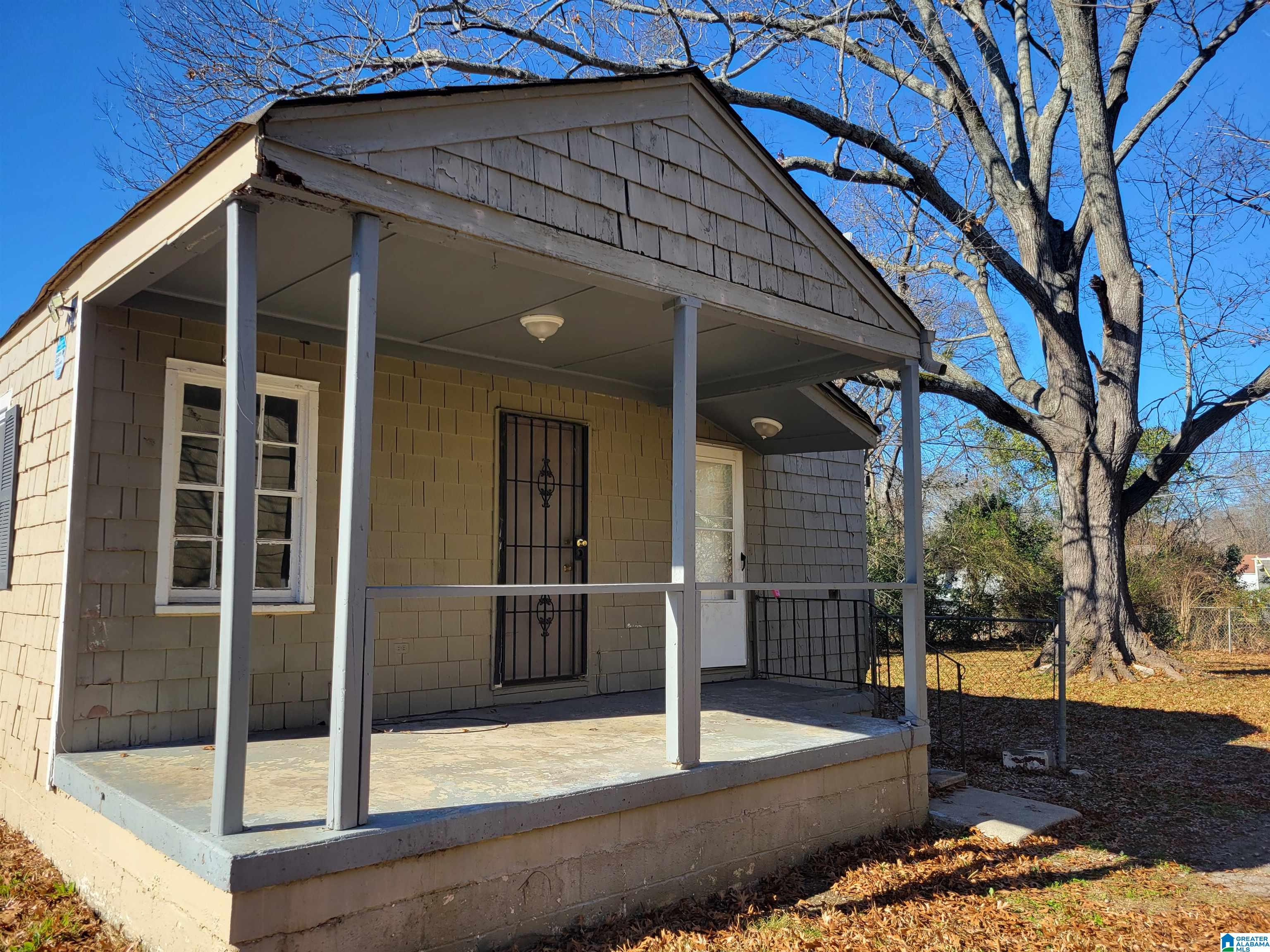 1928 Princeton Court Southwest Birmingham, AL 35211 - Photo 3 of 11
