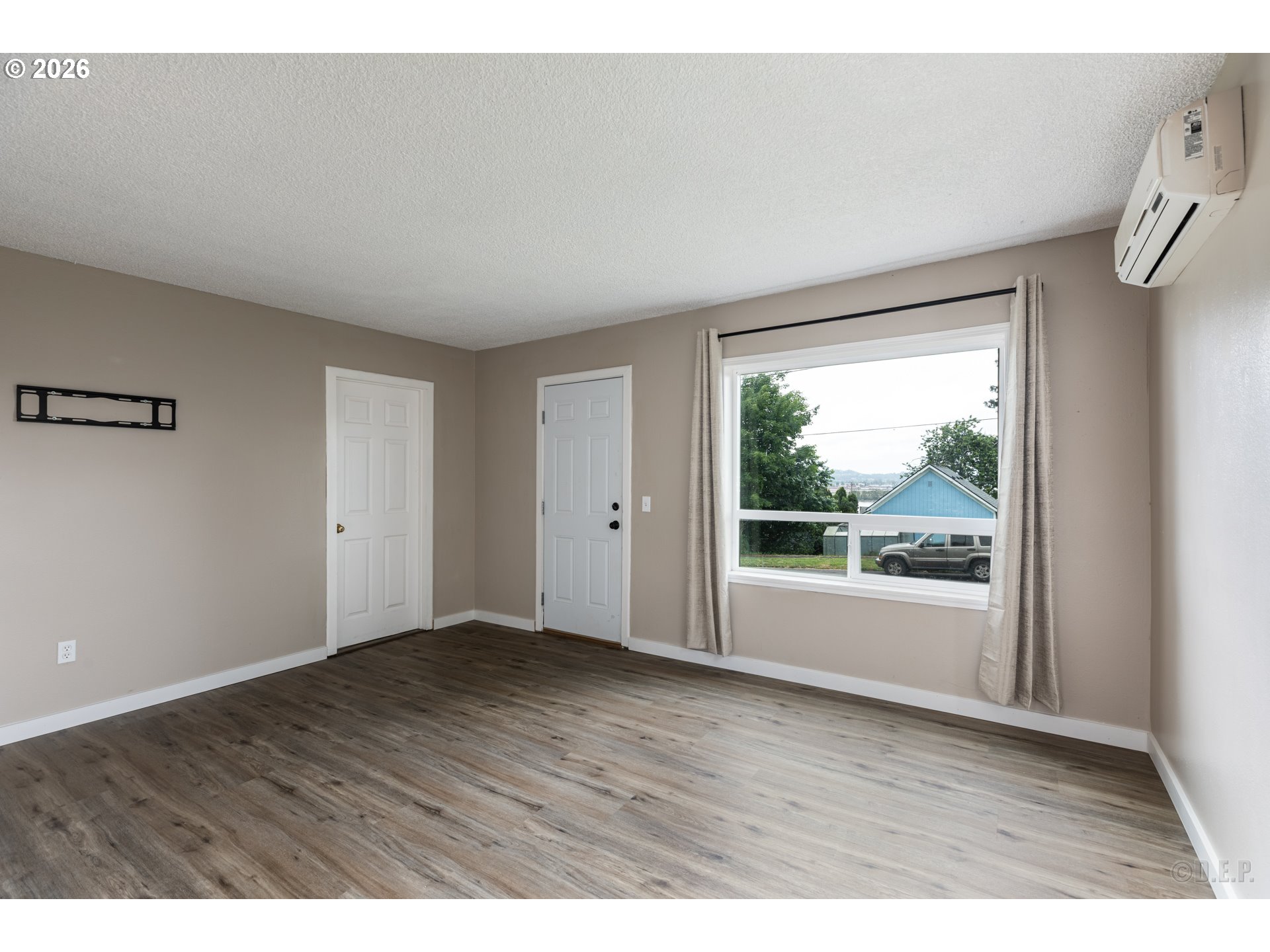 420 East D Street Rainier, OR 97048 - Photo 5 of 19 Living Room