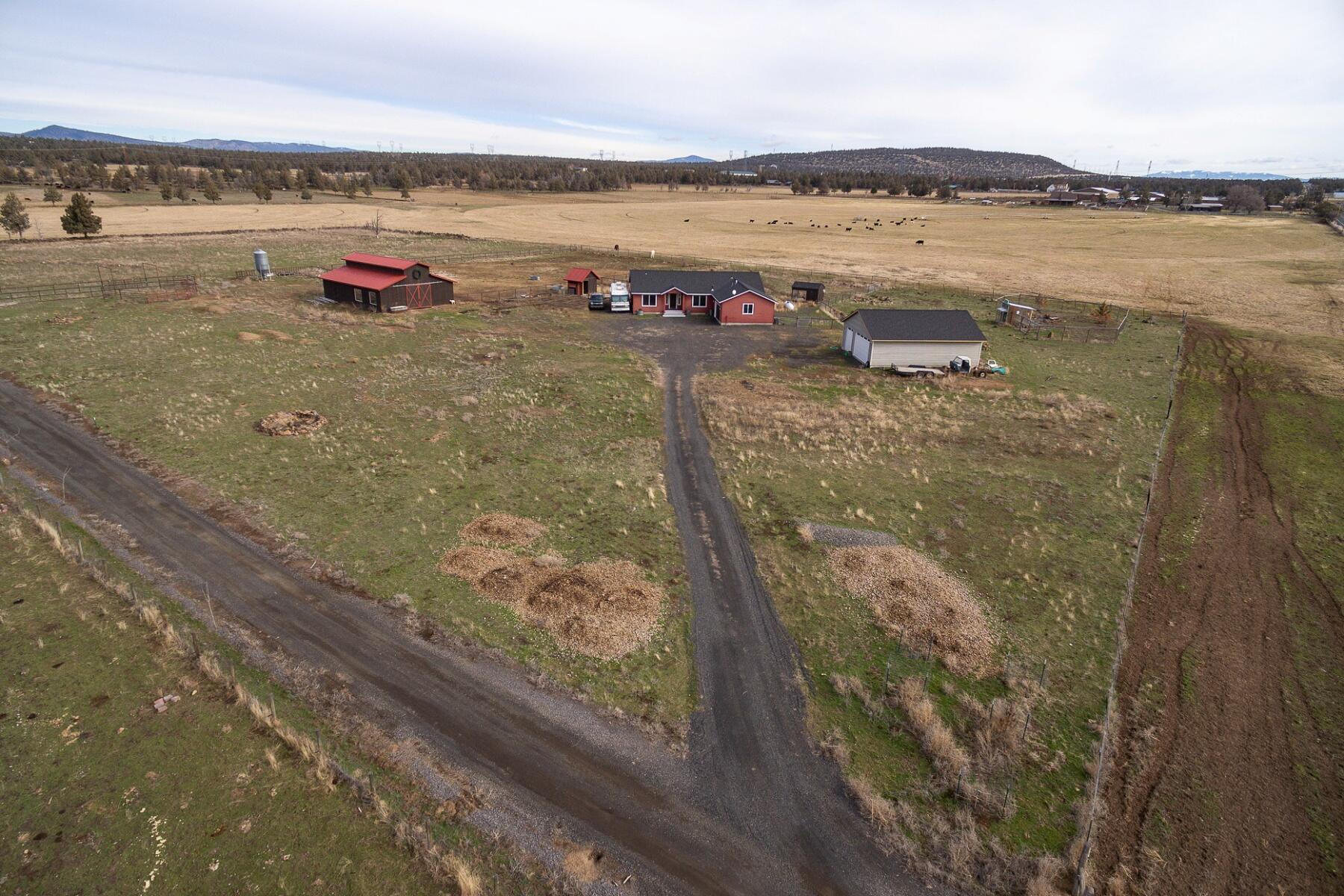 10223 Southwest Houston Lake Road Powell Butte, OR 97753 - Photo 3 of 41 batch_03