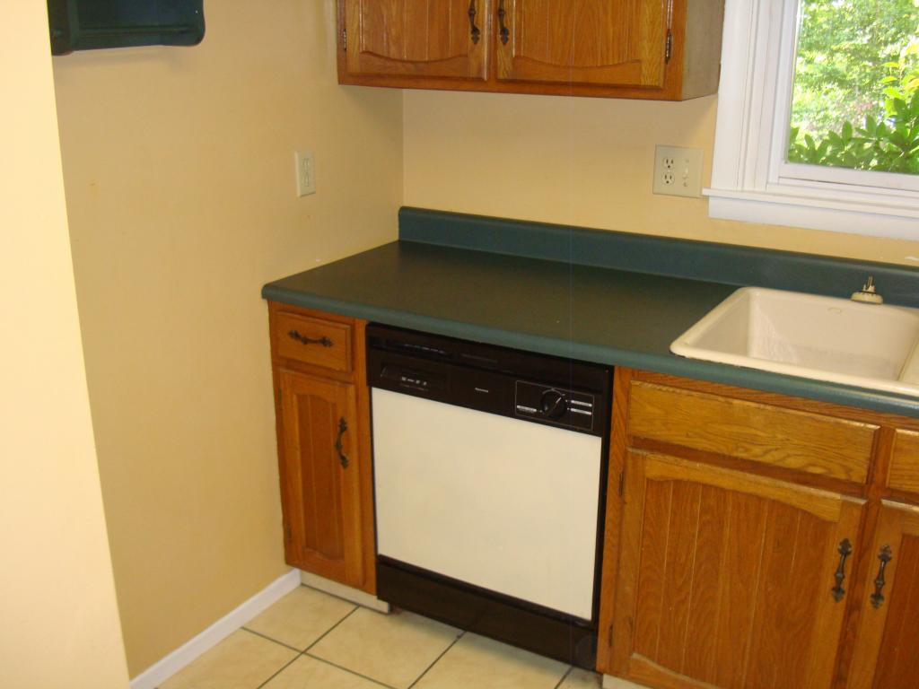 274 River Road Bluff City, TN 37618 - Photo 6 of 24 Another kitchen view
