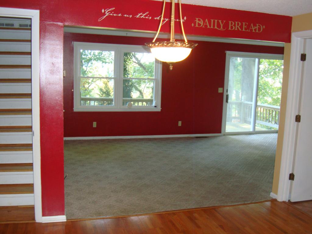 274 River Road Bluff City, TN 37618 - Photo 8 of 24 Dining room leading into LR