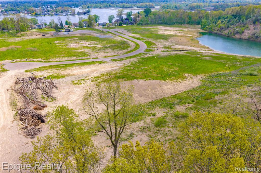 2797 Park Ridge Road Milford, MI 48380 - Photo 8 of 10 Gallery Image 8
