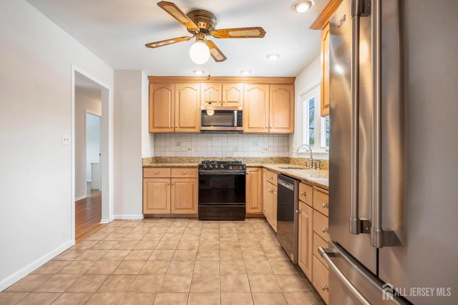 17 Sherry Road East Brunswick, NJ 08816 - Photo 10 of 31