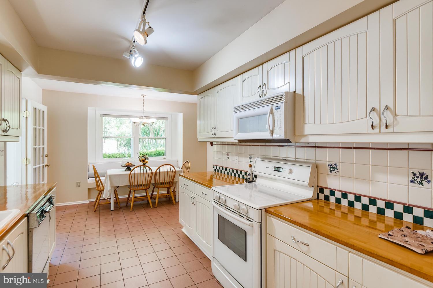 609 Sunspot Road Reisterstown, MD 21136 - Photo 7 of 25 Gallery Image 7