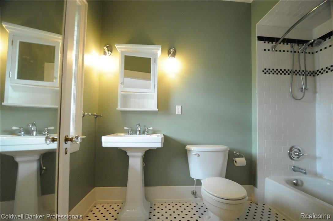 1007 Bishop Road Grosse Pointe, MI 48230 - Photo 39 of 59 DSC_1732.JPG