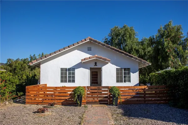 $2,500 | 37645 Vía De Los Arboles, Unit B, Temecula, CA 92592