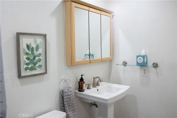 $2,500 | 37645 Vía De Los Arboles, Unit B, Temecula, CA 92592