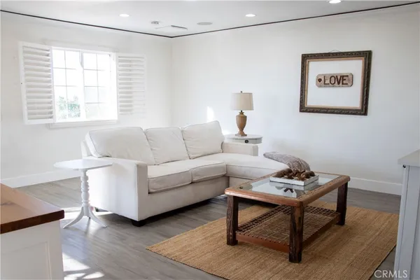 $2,500 | 37645 Vía De Los Arboles, Unit B, Temecula, CA 92592