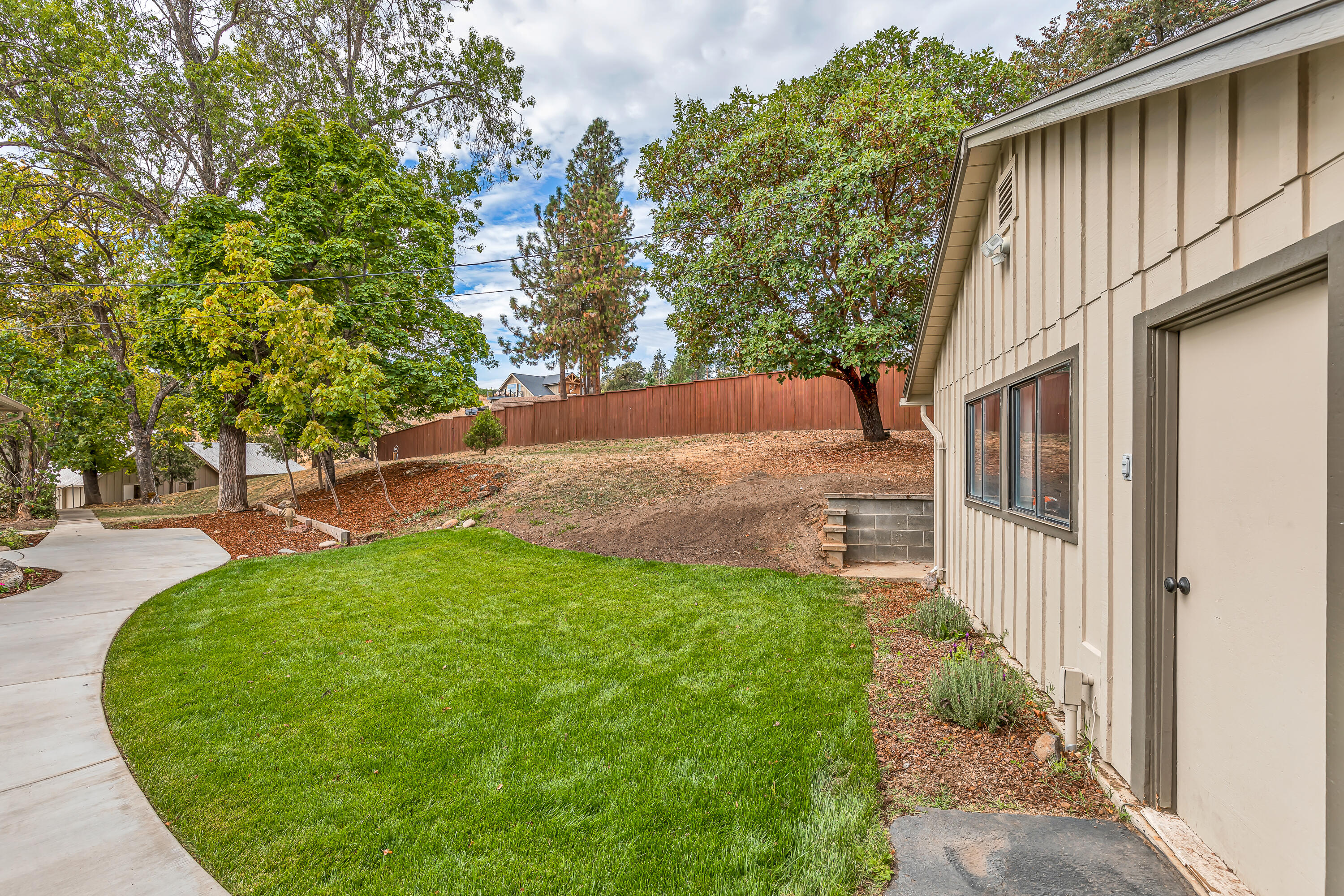 1865 Old Military Road Central Point, OR 97502 - Photo 73 of 77 a view of back yard of the house