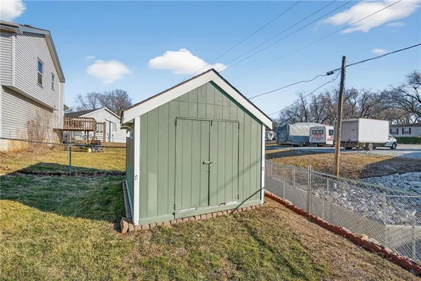 $319,950 | 205 Dawn Avenue, Belton, MO 64012