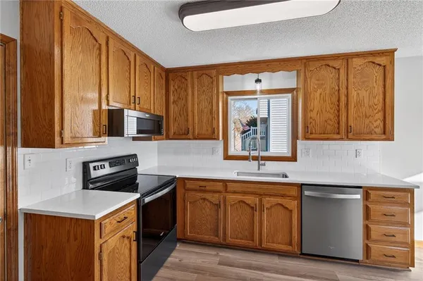 $319,950 | 205 Dawn Avenue, Belton, MO 64012