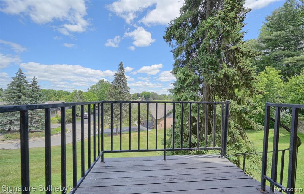 1875 Pine Ridge Lane Bloomfield Hills, MI 48302 - Photo 35 of 40