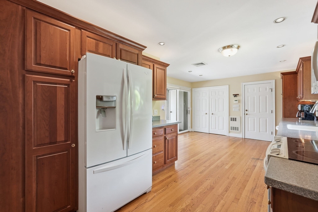 54 Sawmill Plain Road Deerfield, MA 01373 - Photo 14 of 42