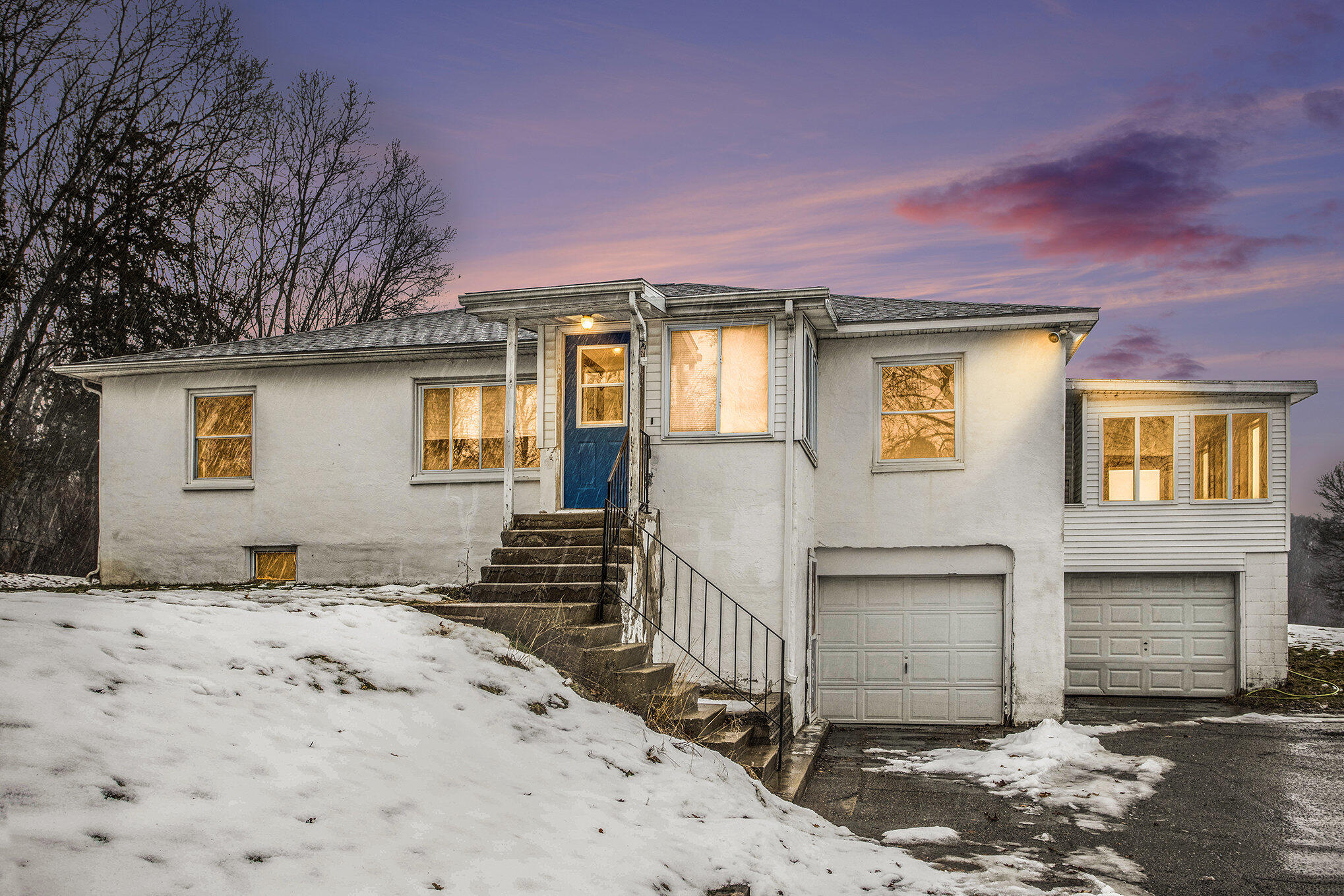 159 Morgan Road East Battle Creek, MI 49017 - Photo 2 of 24 001__90a2379-twilight_748