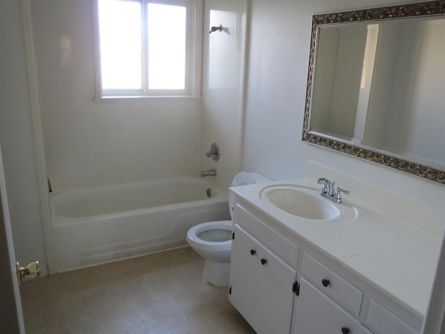 3143 Delta Waters Road Medford, OR 97504 - Photo 13 of 17 Additional Photo