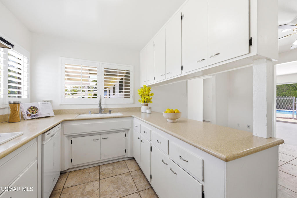 1870 Burch Avenue Simi Valley, CA 93063 - Photo 9 of 23
