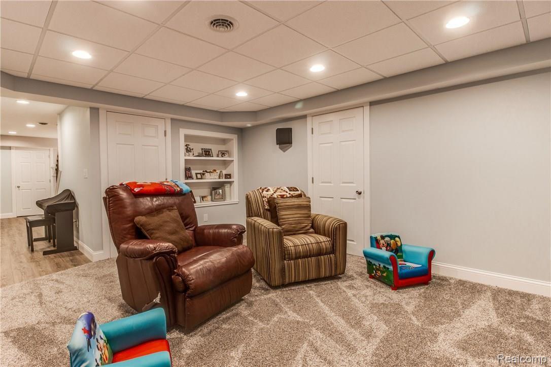 4151 McGunn Road Howell, MI 48843 - Photo 35 of 43 Int-35.jpg