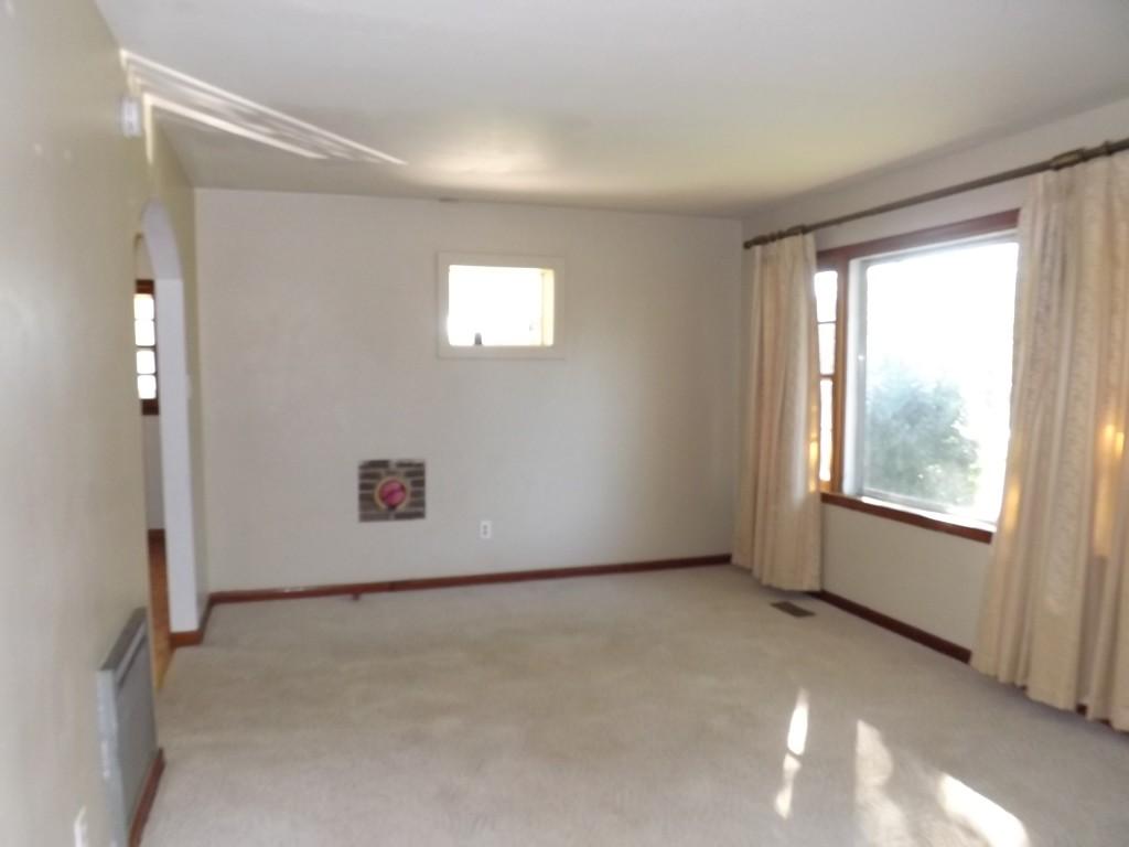 4874 Wolf Creek Road Spring City, TN 37381 - Photo 5 of 39 living room 5