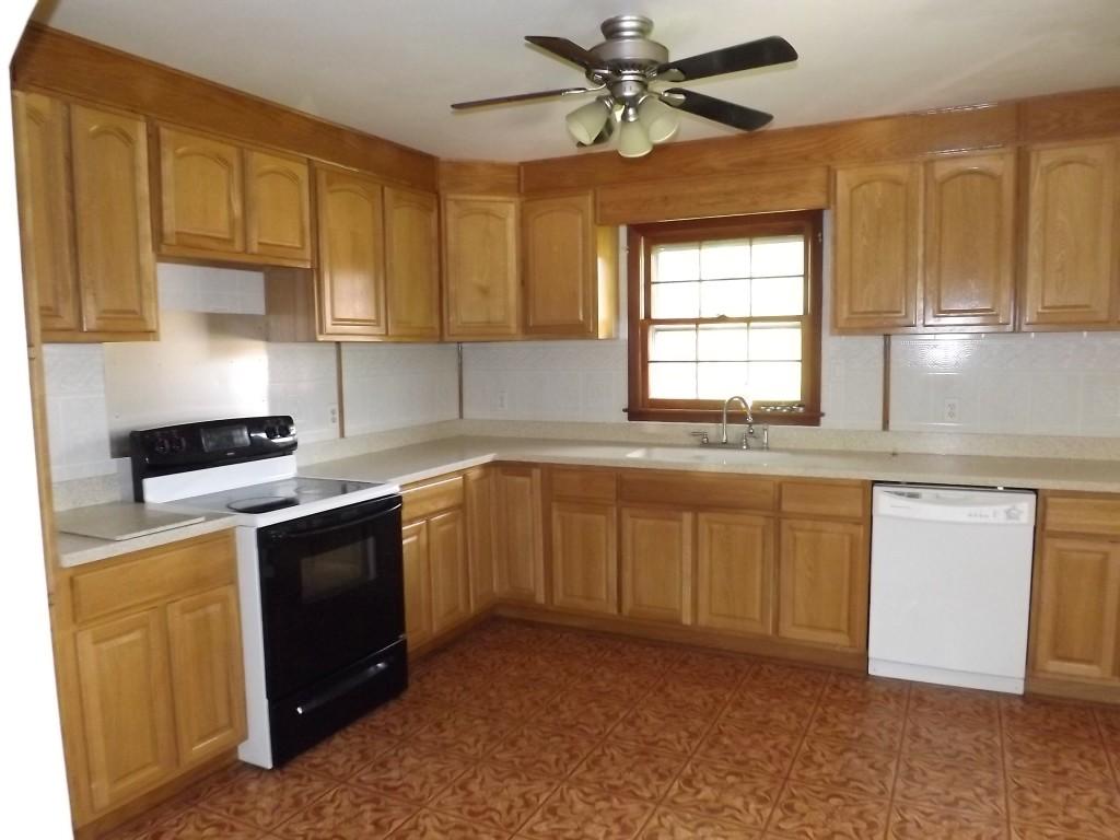 4874 Wolf Creek Road Spring City, TN 37381 - Photo 7 of 39 kitchen 4