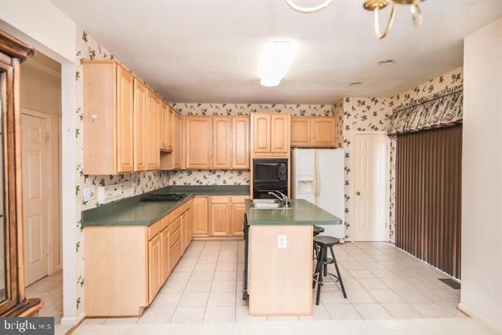 8359 Regal Oak Court Springfield, VA 22152 - Photo 11 of 38