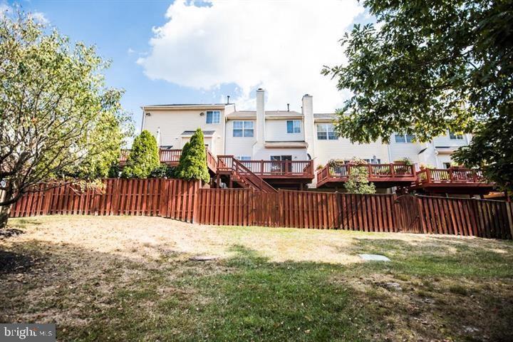 8359 Regal Oak Court Springfield, VA 22152 - Photo 2 of 38