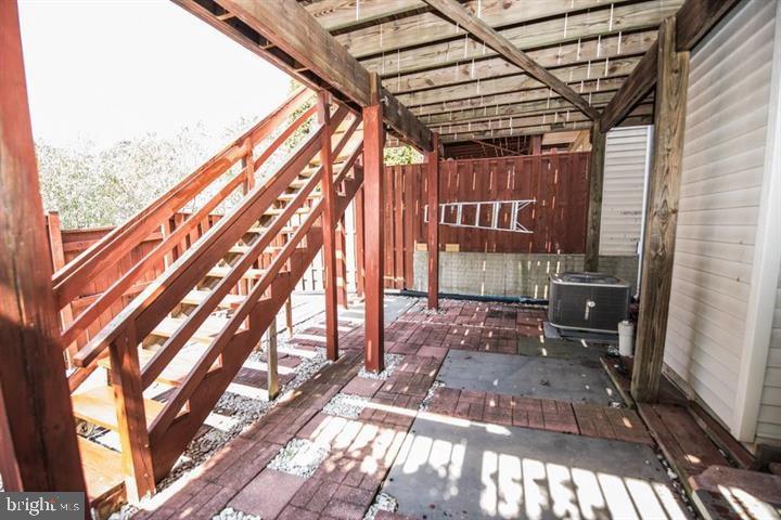 8359 Regal Oak Court Springfield, VA 22152 - Photo 35 of 38