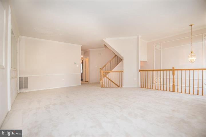 8359 Regal Oak Court Springfield, VA 22152 - Photo 5 of 38