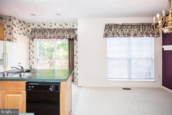 8359 Regal Oak Court Springfield, VA 22152 - Photo 8 of 38